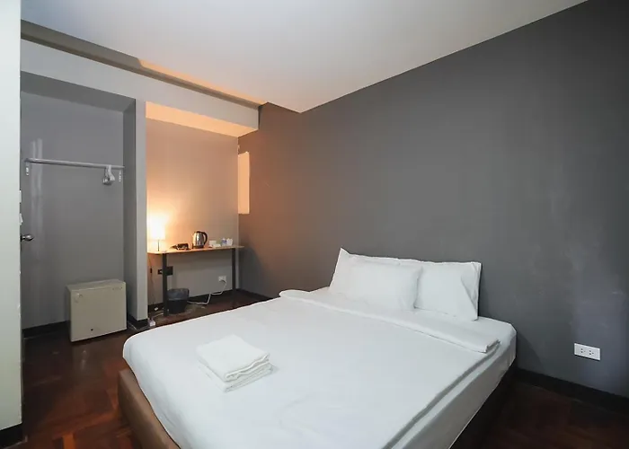 Go Silom - Bts Surasak Station Apartment